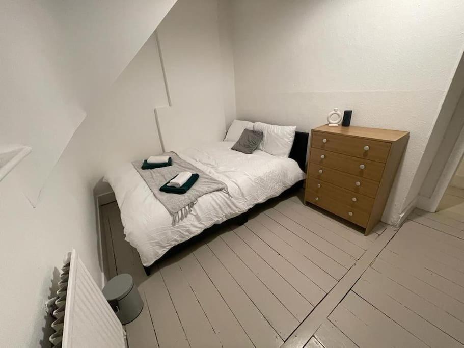 Stunning 2 Bedroom On Tower Bridge London Exterior foto