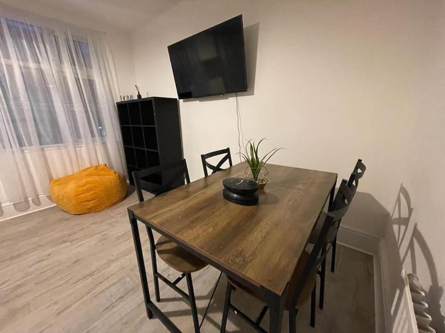Stunning 2 Bedroom On Tower Bridge London Exterior foto